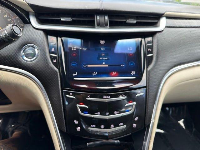 Cadillac XTS  2013