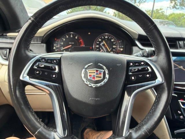 Cadillac XTS  2013