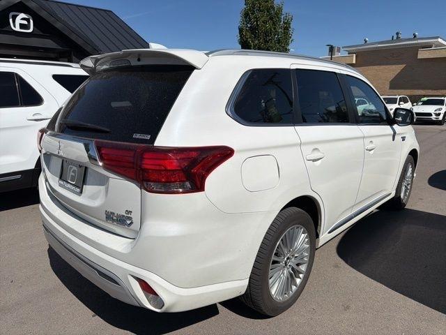 Mitsubishi Outlander PHEV  2019