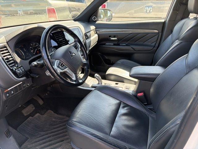 Mitsubishi Outlander PHEV  2019