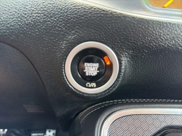 Dodge Challenger  2017