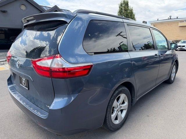 Toyota Sienna  2017