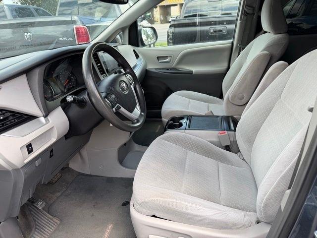 Toyota Sienna  2017