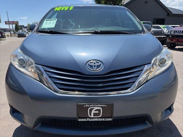 Toyota Sienna  2017