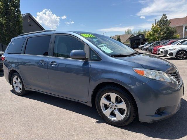 Toyota Sienna  2017