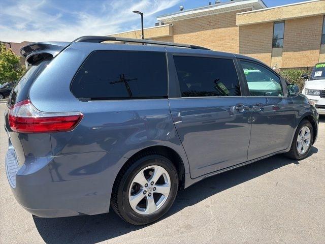 Toyota Sienna  2017