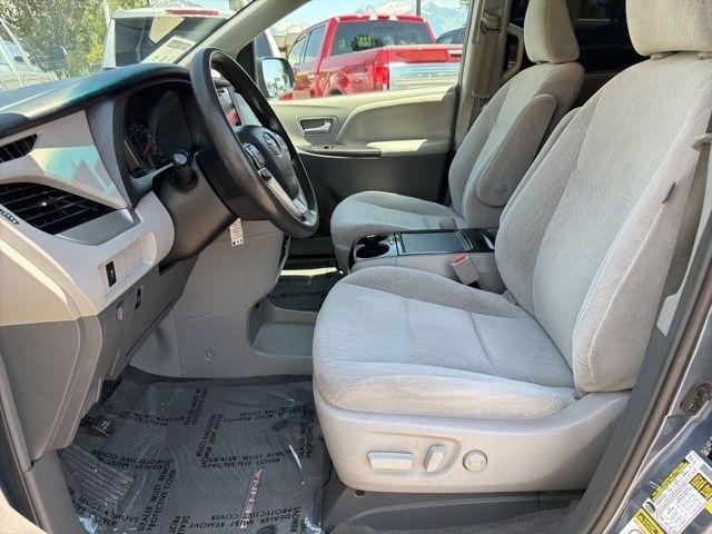 Toyota Sienna  2017