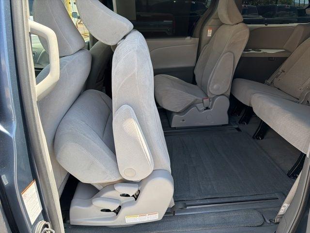 Toyota Sienna  2017