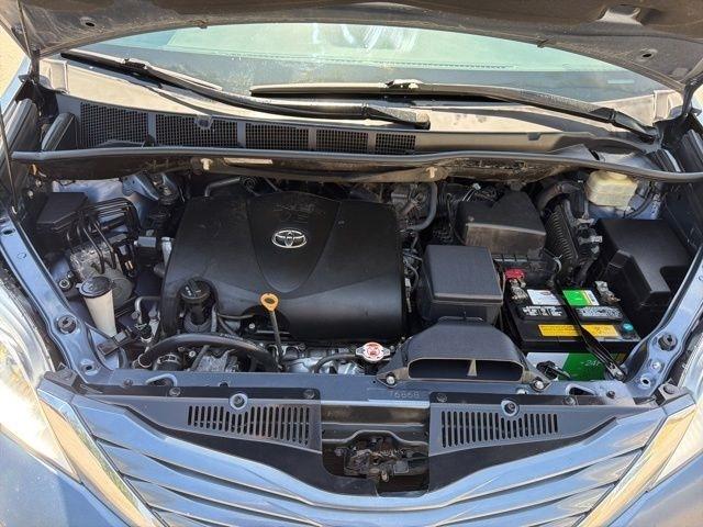 Toyota Sienna  2017