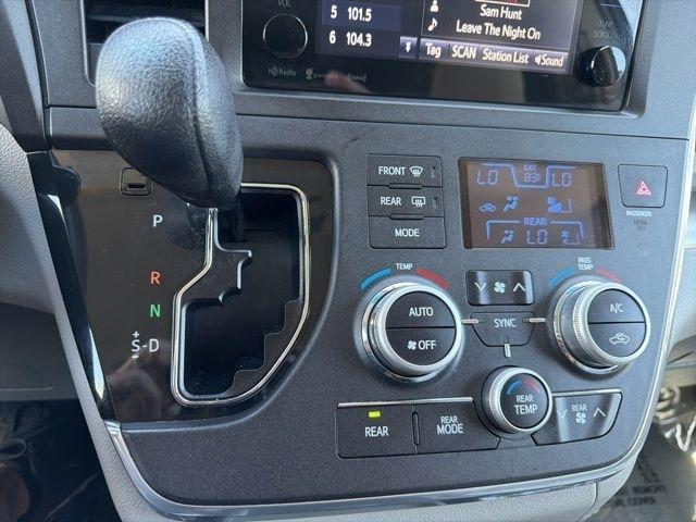 Toyota Sienna  2017