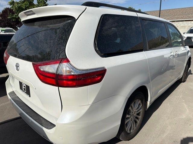 Toyota Sienna  2015