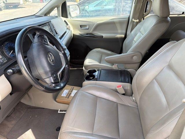 Toyota Sienna  2015