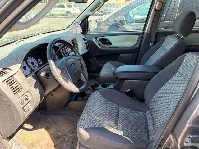 Ford Escape  2003