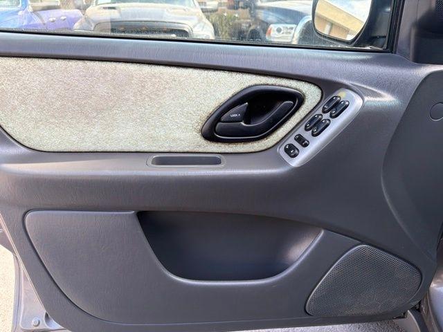 Ford Escape  2003