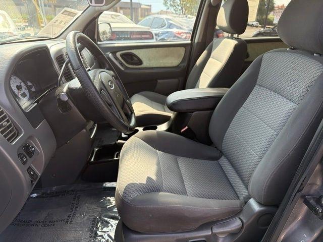 Ford Escape  2003