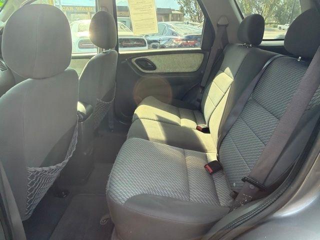 Ford Escape  2003