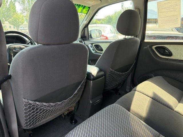 Ford Escape  2003