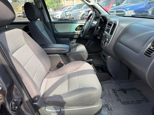 Ford Escape  2003