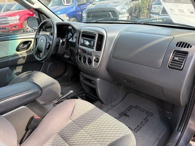 Ford Escape  2003