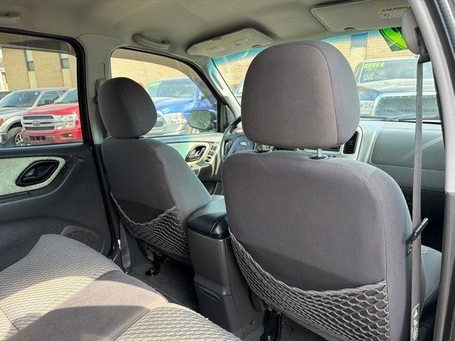 Ford Escape  2003