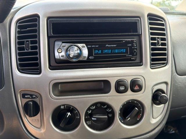 Ford Escape  2003