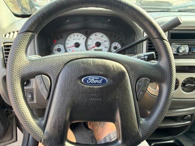 Ford Escape  2003
