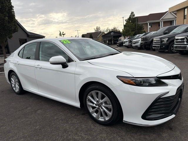 Toyota Camry  2023