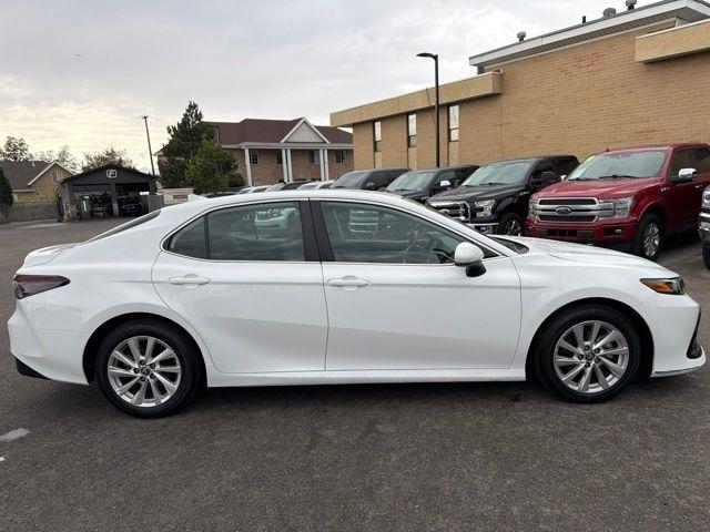 Toyota Camry  2023