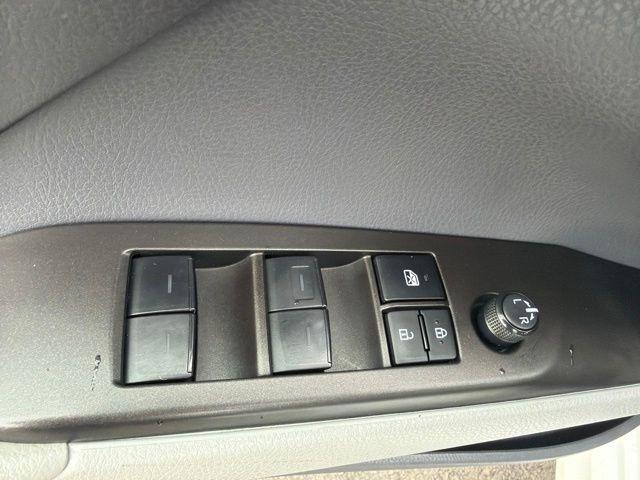 Toyota Camry  2023