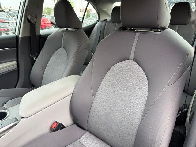 Toyota Camry  2023