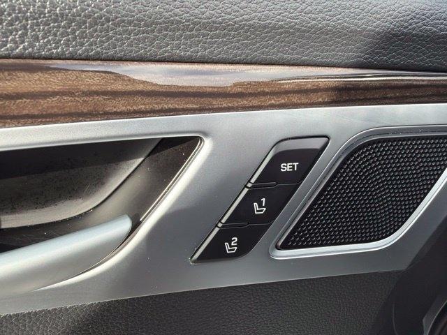Genesis G80  2017
