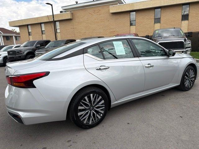 Nissan Altima  2025