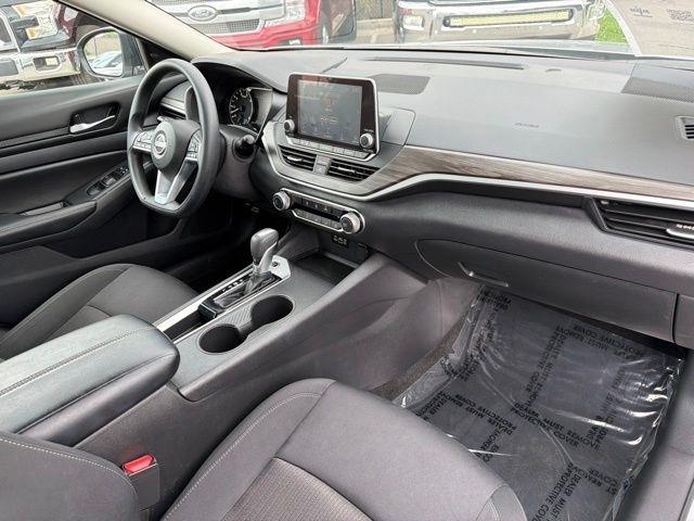 Nissan Altima  2025