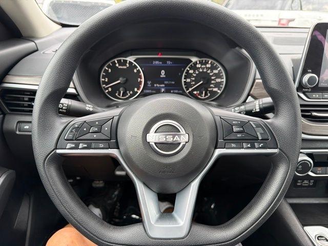 Nissan Altima  2025