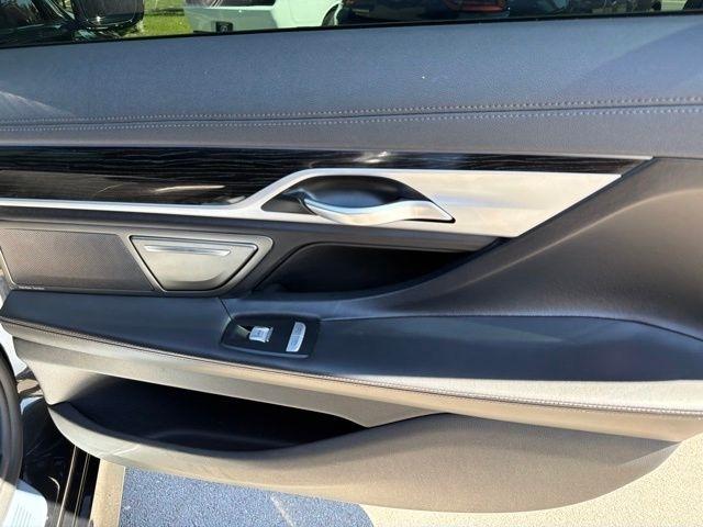 BMW 7 Series  2019