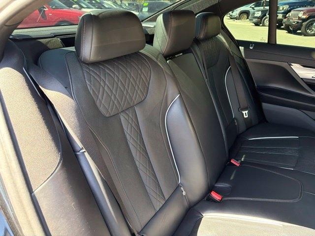 BMW 7 Series  2019
