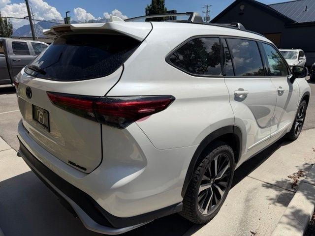 Toyota Highlander  2021