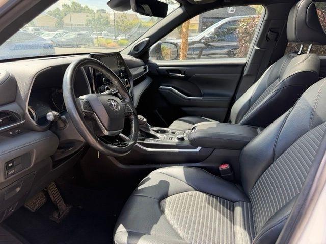 Toyota Highlander  2021