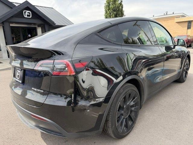 Tesla Model Y  2021