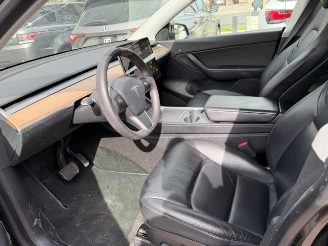 Tesla Model Y  2021