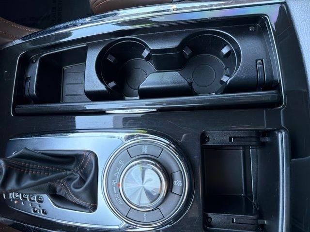 Nissan Armada  2020