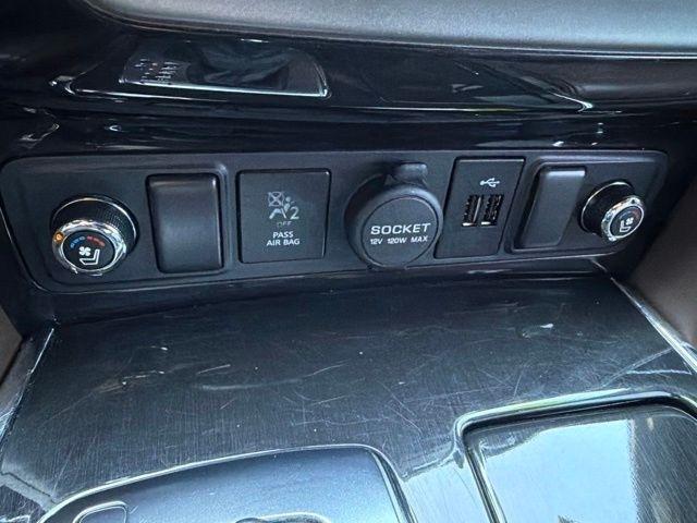Nissan Armada  2020