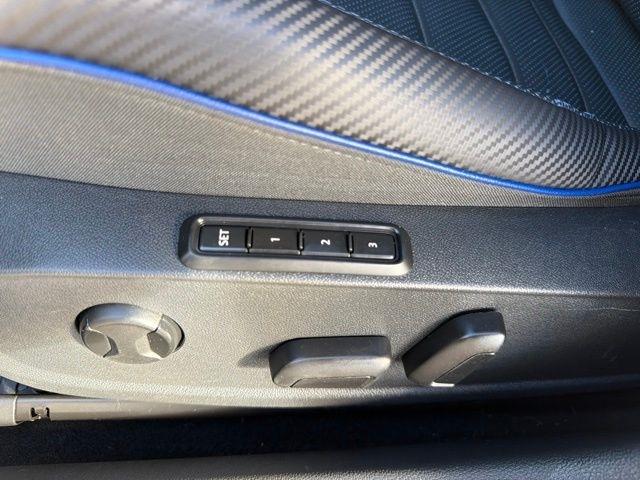 Volkswagen Golf R  2024