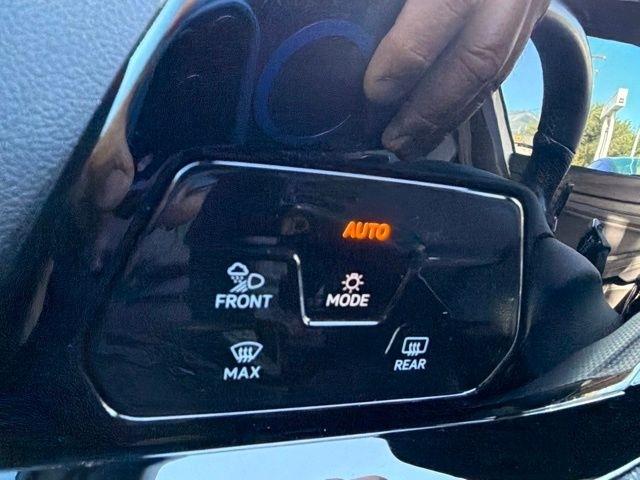 Volkswagen Golf R  2024