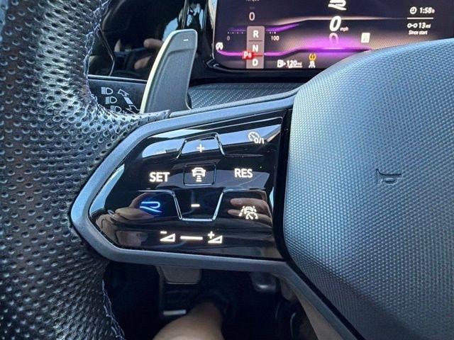 Volkswagen Golf R  2024