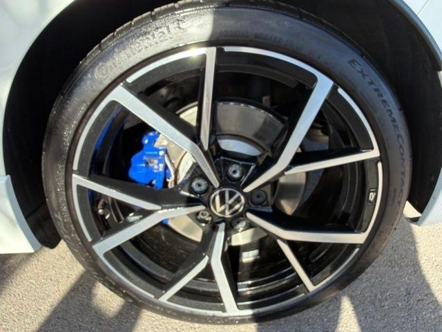 Volkswagen Golf R  2024