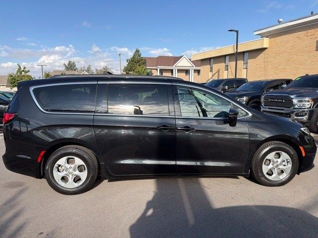 Chrysler Pacifica  2022