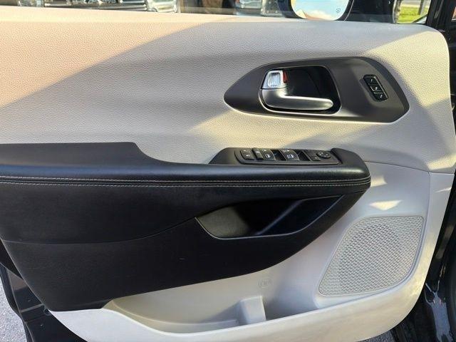 Chrysler Pacifica  2022