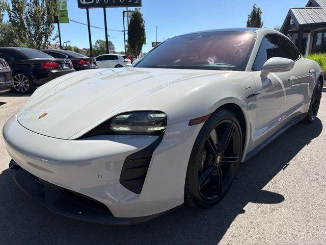 Porsche Taycan  2021