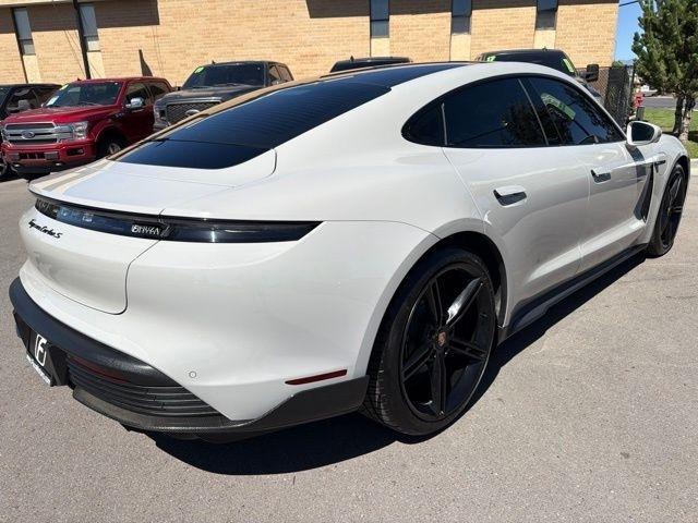 Porsche Taycan  2021